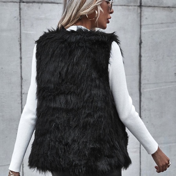 grey fall open front vegan fur vest - Picture 9 of 9
